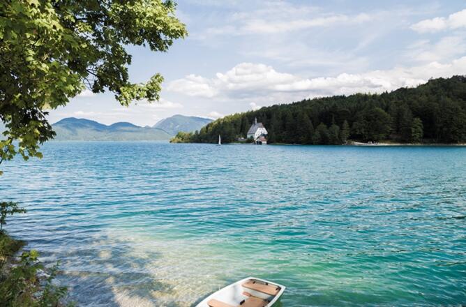 Der Walchensee mit Blick auf die Halbinsel Zwergern und das &quot;Klösterl&quot;
