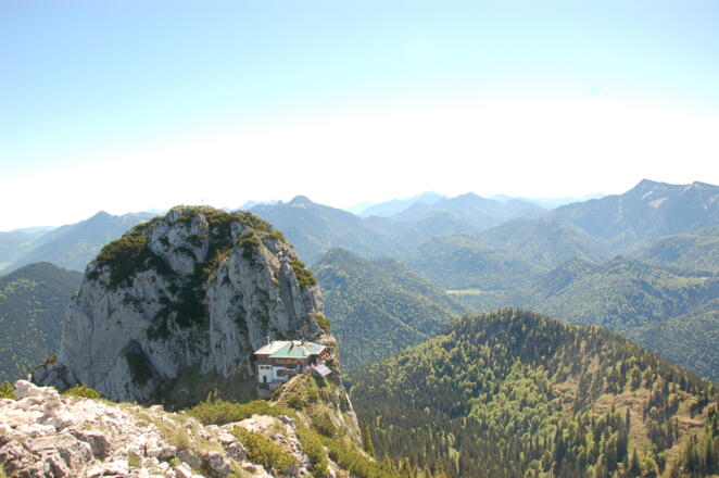 Blick von Roßstein auf Tegernseer Hütte und Buchstein