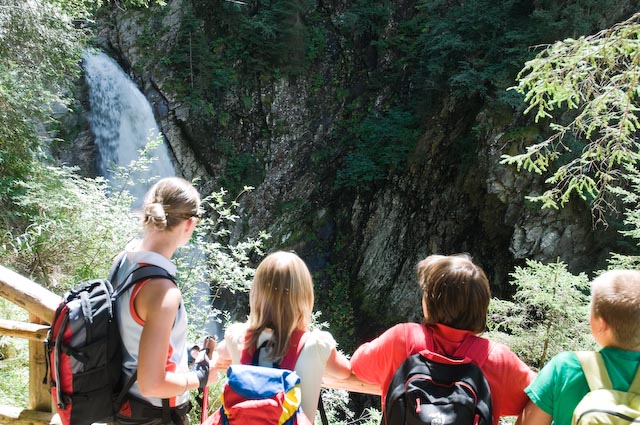 Aussichtskanzel zum Wasserfall