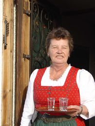 Resi, legendäre Wirtin der Jausenstation Harreit