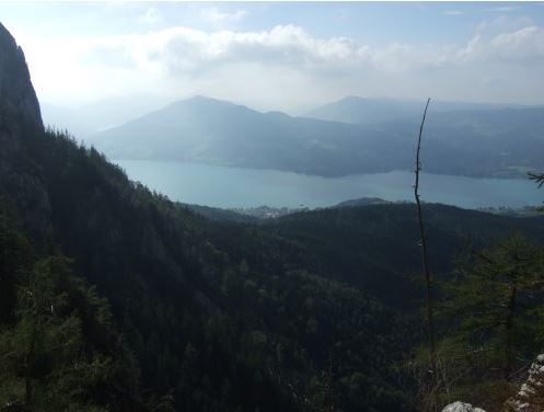 Blick vom Sattel zum Attersee