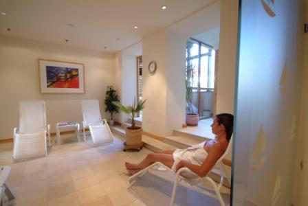 Wellnessbereich mit Sauna &amp; Dampfbad
