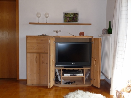 Fernsehschrank