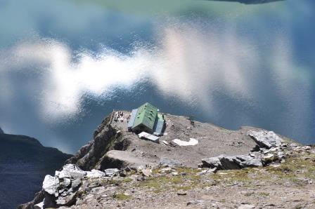 Heinrich-Schwaiger-Haus am See? Zwischen Hütte und Wasser liegen 800 Höhenmeter!