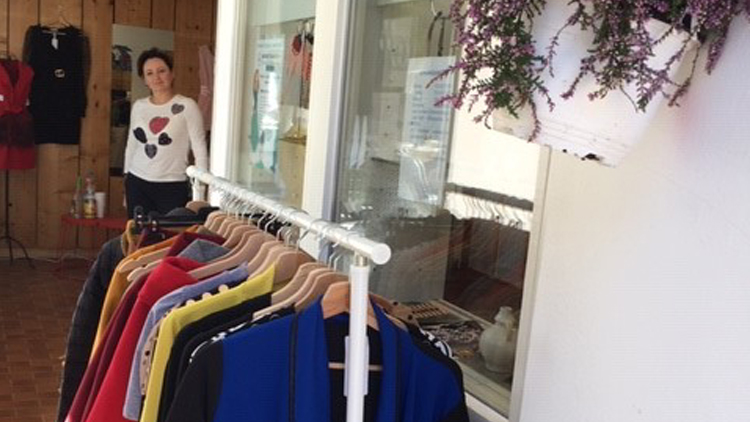 Mona&#039;s Boutique