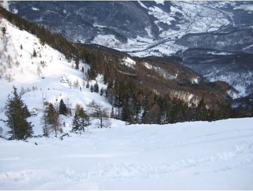 Der steile Gipfelhang zur Katrinalm