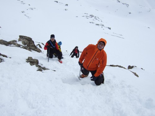Pickel und Steigeisen geben Sicherheit