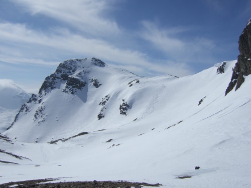 Grenzeckkopf mit Abfahrtsspuren