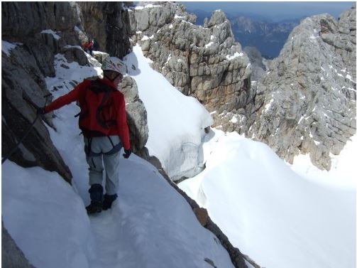 Teilweise ungesicherter Steig (Fels 1+)