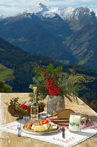 Jause auf der Gerstreitalm