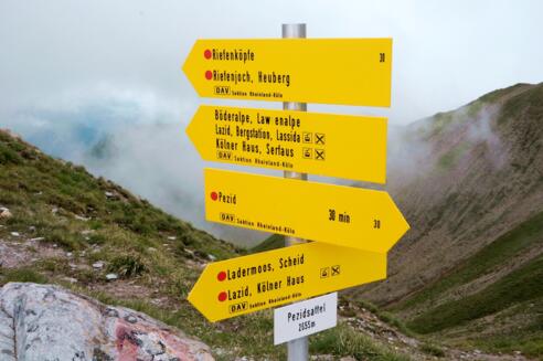 Schildersäule Pezidsattel S292