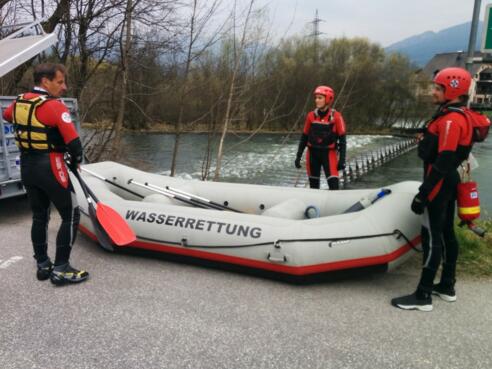 Wasserrettungseinsatz an der Traun