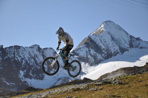 Anspruchsvolle alpine Trails mit Gletscherblick