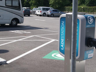 E-Tankstelle Parkplatz \&quot;Kaiservilla\&quot;