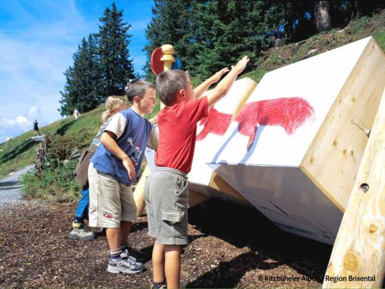 spielende Kinder im Alpinolino Westendorf