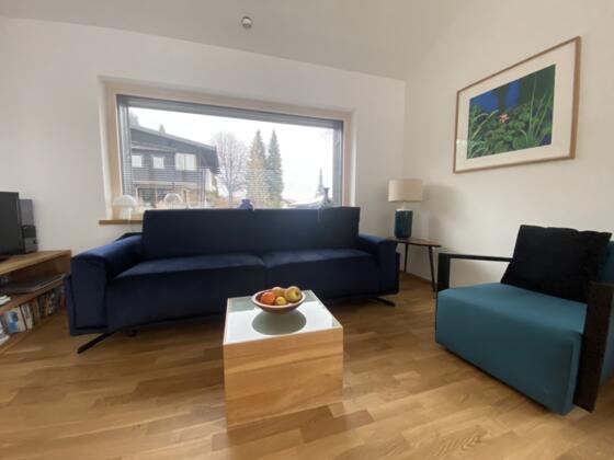 Wohnraum nach Osten mit Schlafsofa