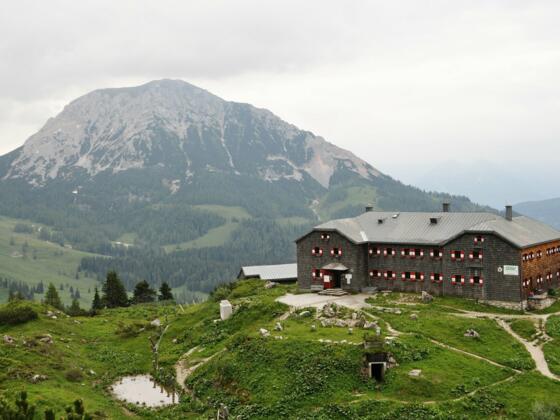 Geschafft- Hofpürglhütte mit Rötelstein
