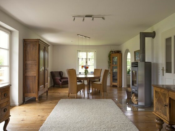 Wohnzimmer mit Kamin