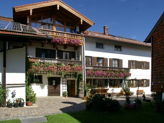 Hausansicht Quergiebel Schererhof Grießl