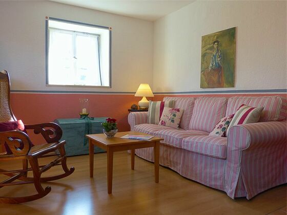 Wohnbereich Ferienwohnung Weiß-Blau