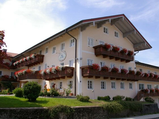 Landhotel &amp; Wirtshaus beim Has&#039;n - Hausansicht