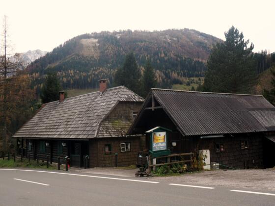 Karlhütte 890m an der Paßstraße