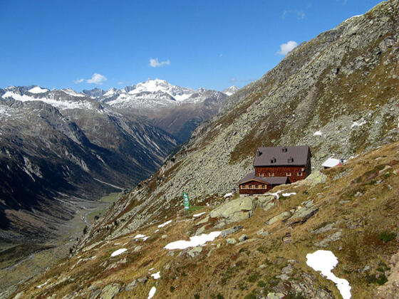 Warnsdorfer Hütte - (2.324 m) gemütliche Einkehrmöglichkeit