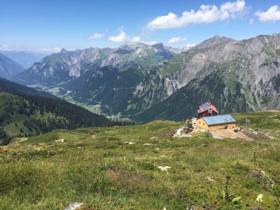 Kaltenberghütte mit neuem Nebengebäude