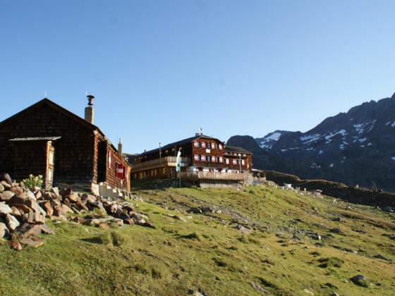 Vernagthütte mit Winterraum