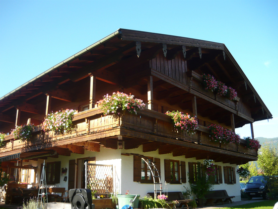 Seitenansicht vom Haus