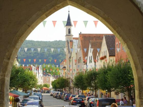Blick durch das Altmühltal in die Kelheimer Innenstadt