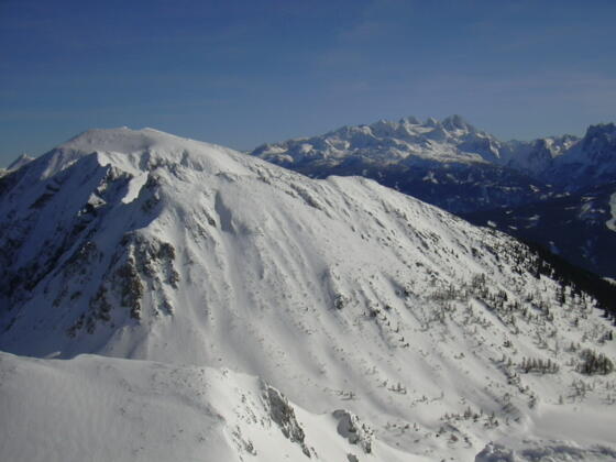 Schmalztrager vor Gamsfeld, dahinter Dachstein
