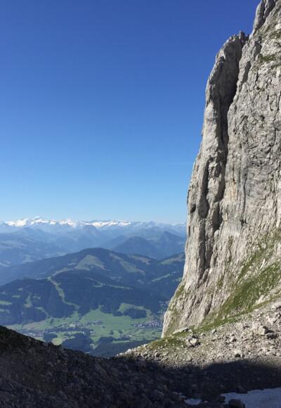 Blick durchs Ellmauer Tor