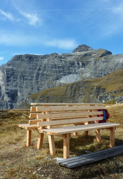 Sitzbank beim Padasterhochhaus mit Blick zur Kirchdachspitze