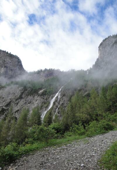 Der Wasserfall unterhalb des Almbodens