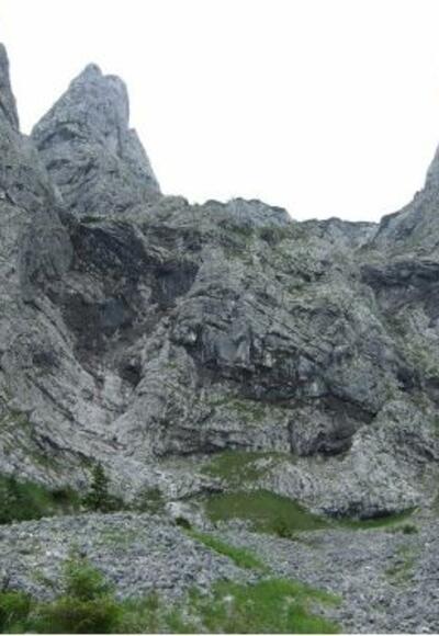 Rechts zum Einstieg hoch