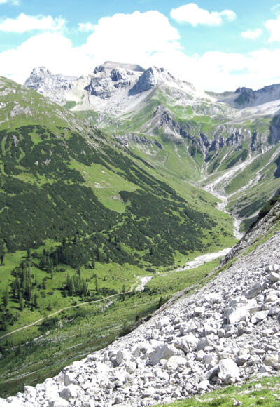 Kaisertal mit Kälberlahnzugjoch, Lechtaler Wetterspitze, Feuerspitze und Vorderseespitze