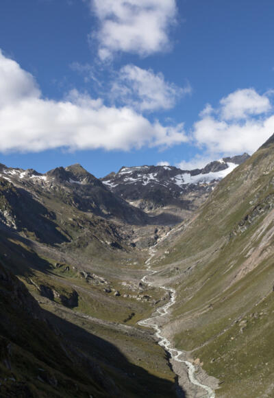 Oberes Umbaltal Bildmitte links der Ahrner Kopf