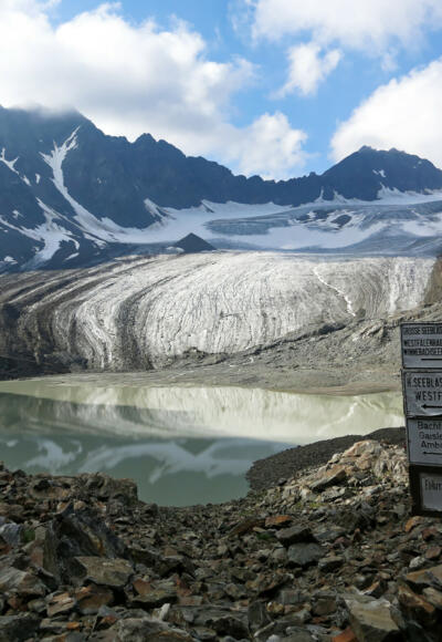 Gletschersee des Bachfallenferners mit Gaislehnkogel im Hintergrund