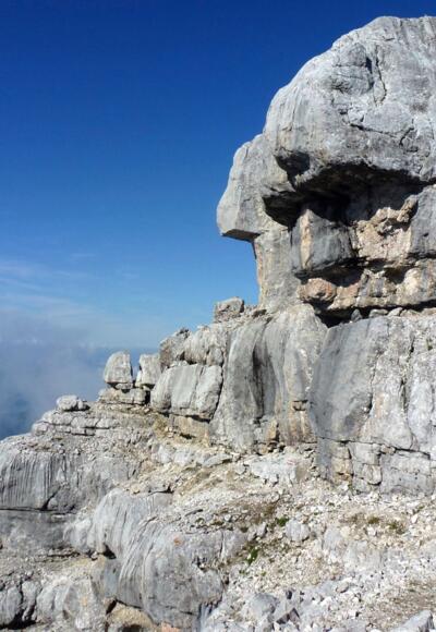 Eindrucksvoll sind die Felsen des Gipfelstocks des Mitterhorns.