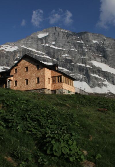 Geraer Hütte mit Schrammacher