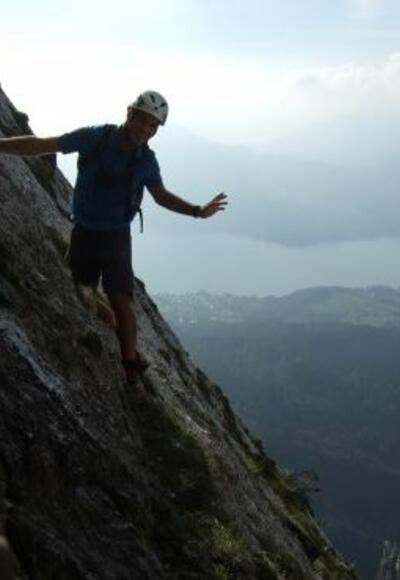 Schlüsselstelle auf steiler Platte II+