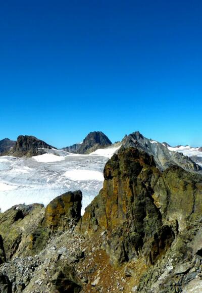 Gipfelpanorama mit Gemsspitze.