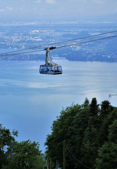 Immer wieder eröffnen sich herrliche Ausblicke auf die Bodenseelandschaft