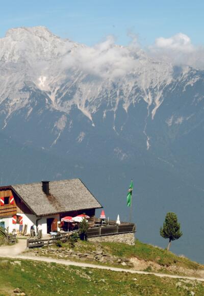 Peter-Anich-Hütte. Hoch über dem Inntal