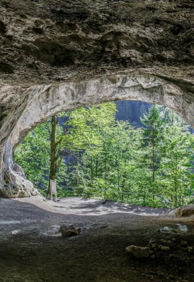 Tischoferhöhle Wandern Kaisertal Naturerlebnis Kaisergebirge Kraftplatz
