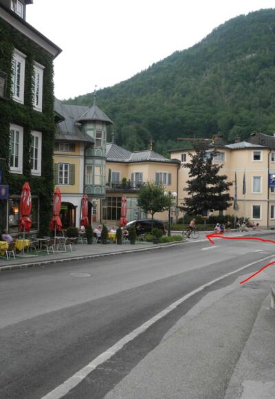 Bei der Abzweigung in den Rechensteg gibt es keinen Wegweiser, da diese im Zentrum nicht montiert werden durften.