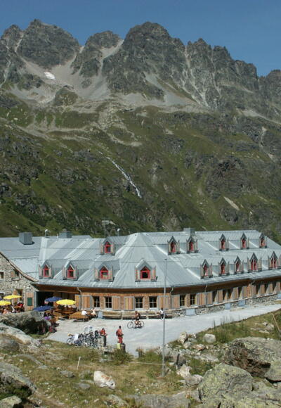 Jamtalhütte im Sommer