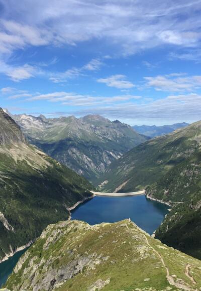 Sonntaglahnerkopf vorm Stausee Zillergrund