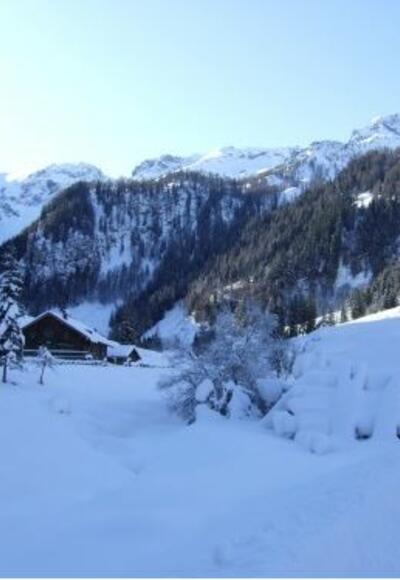 Bei der Hütte rechts